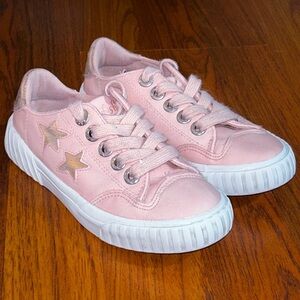 Blowfish Malibu Wander Youth Shoes Size 3